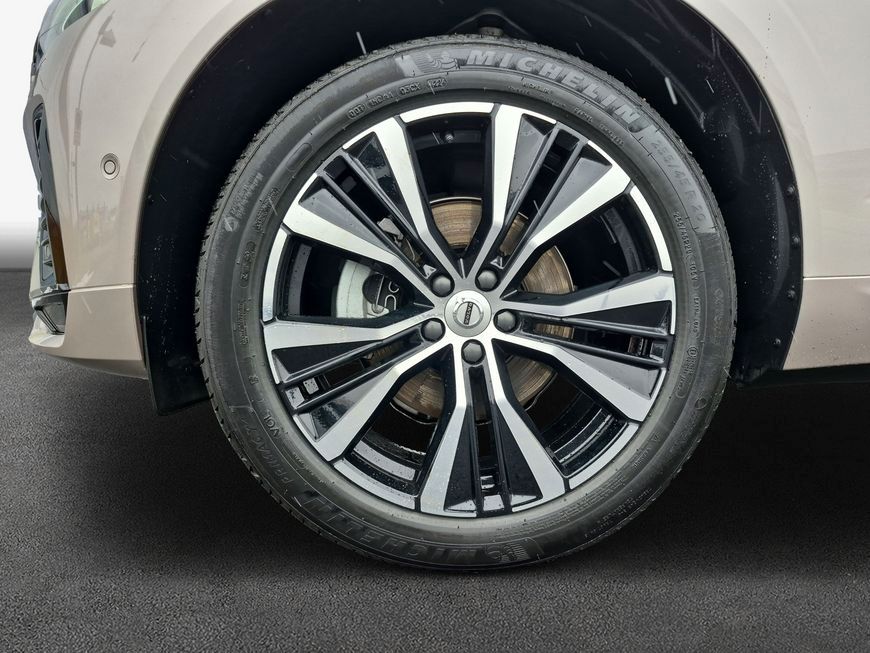 Volvo XC60 2025