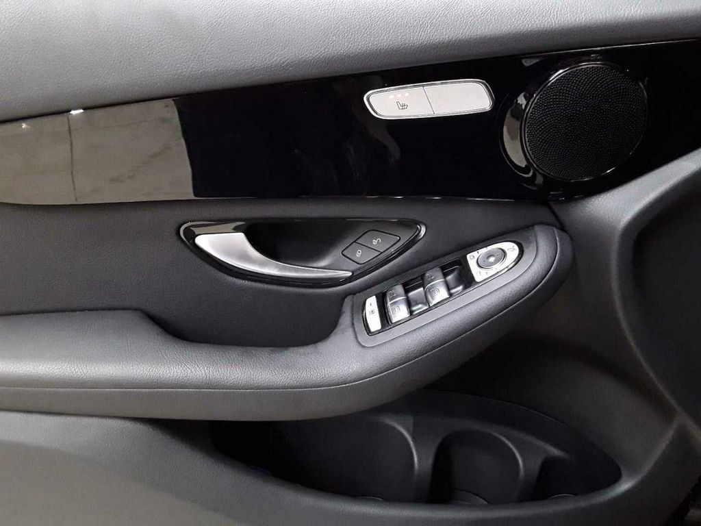 Mercedes-Benz GLC 300 2021