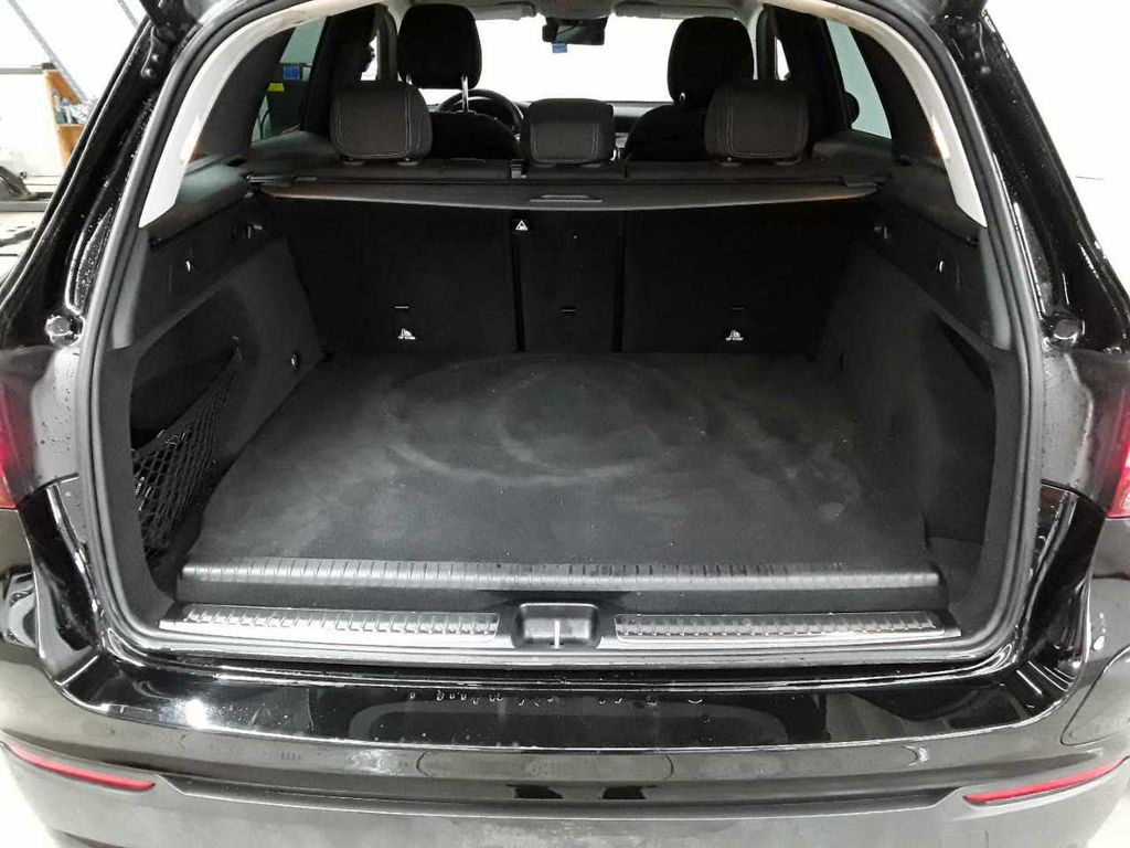 Mercedes-Benz GLC 300 2021