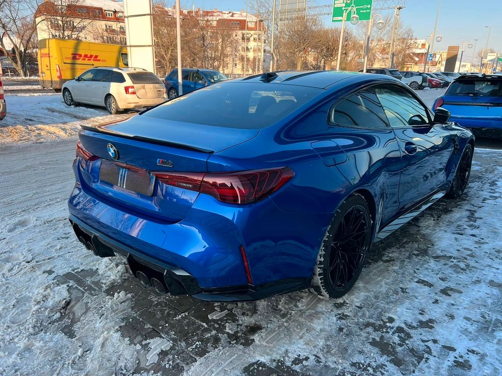 BMW M4 2025