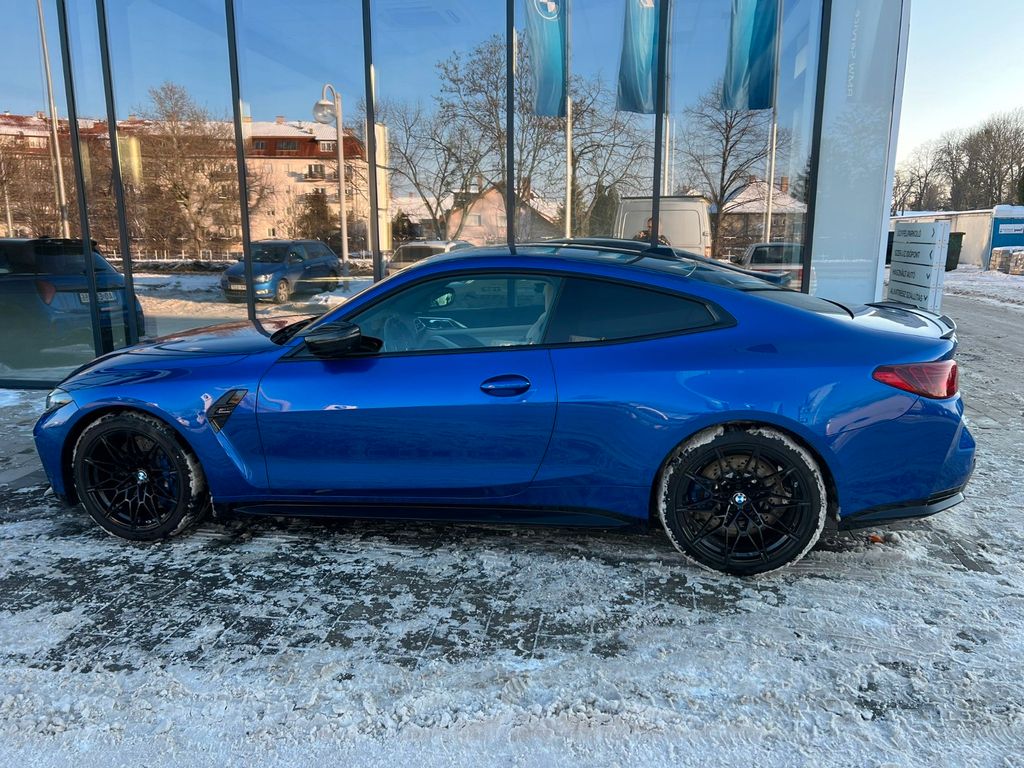 BMW M4 2025
