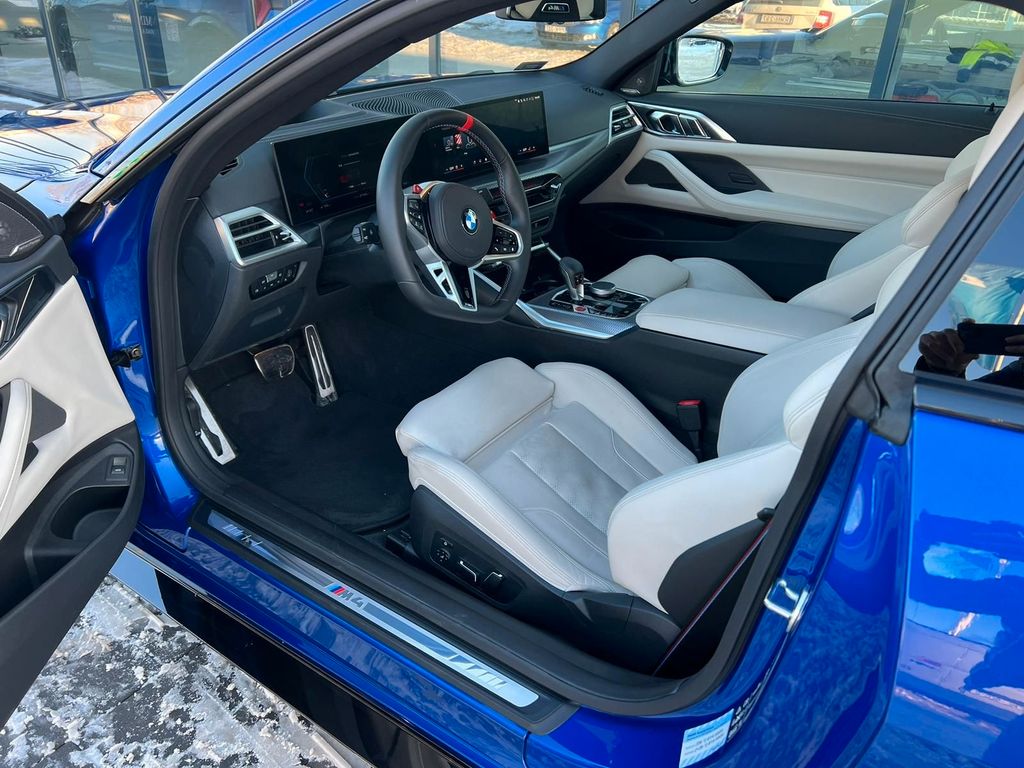 BMW M4 2025