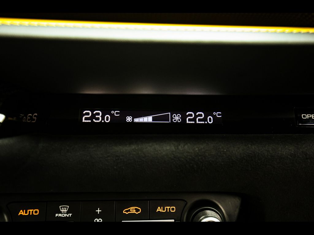 Ferrari 812 2023