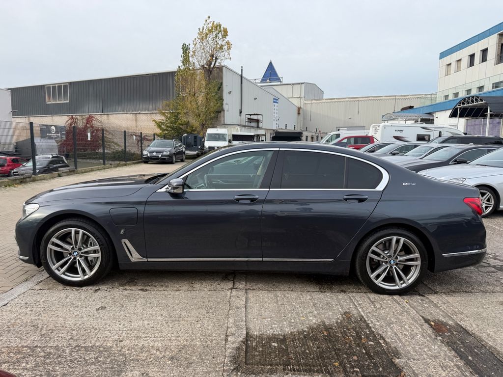 BMW 740 2017