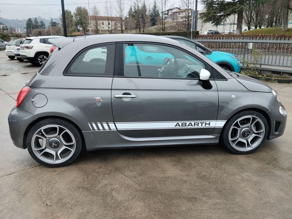 Abarth 595 2021