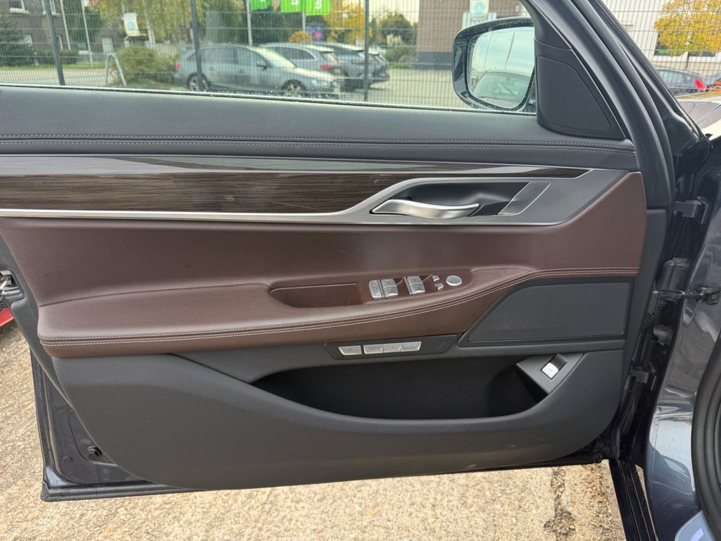 BMW 740 2017