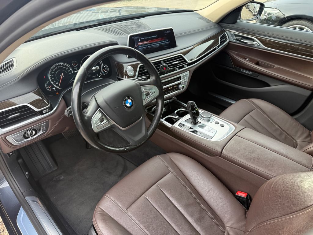 BMW 740 2017