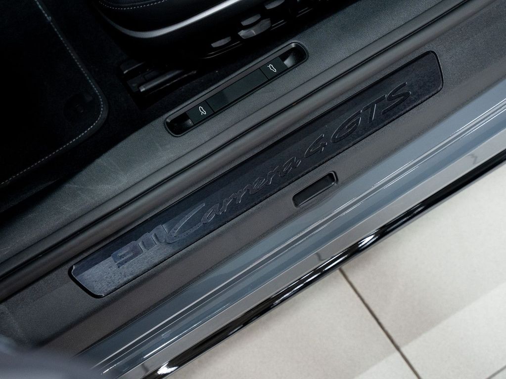 Porsche 992 2025