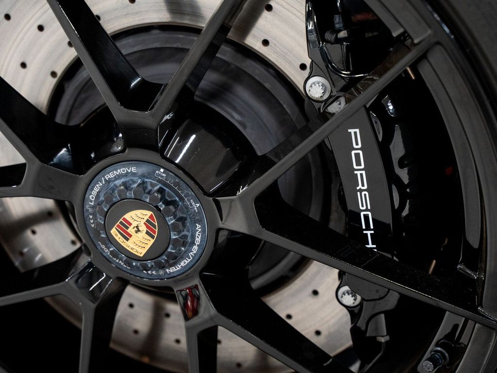 Porsche 992 2025