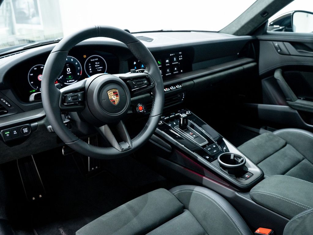 Porsche 992 2025