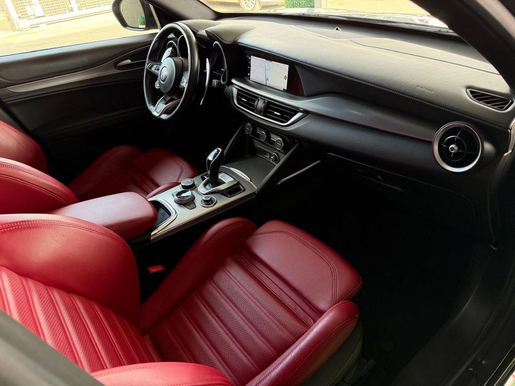 Alfa Romeo Stelvio 2022