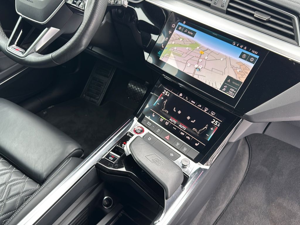 Audi e-tron 2022