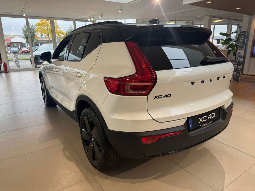 Volvo XC40 2025
