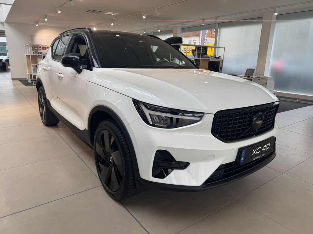 Volvo XC40 2025