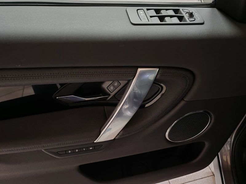 Land Rover Discovery Sport 2024