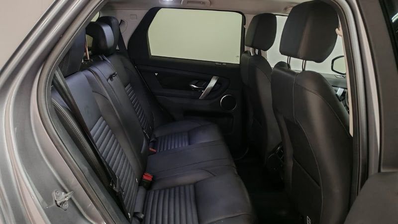 Land Rover Discovery Sport 2024