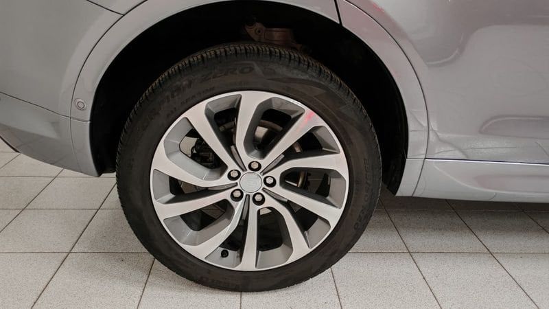 Land Rover Discovery Sport 2024