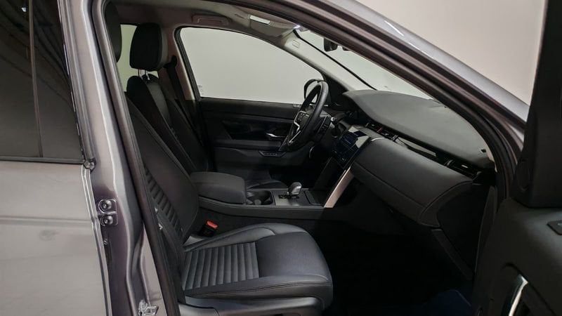 Land Rover Discovery Sport 2024