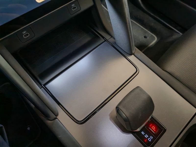 Land Rover Discovery Sport 2024