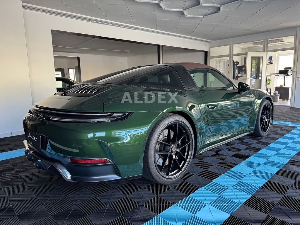 Porsche 992 2025