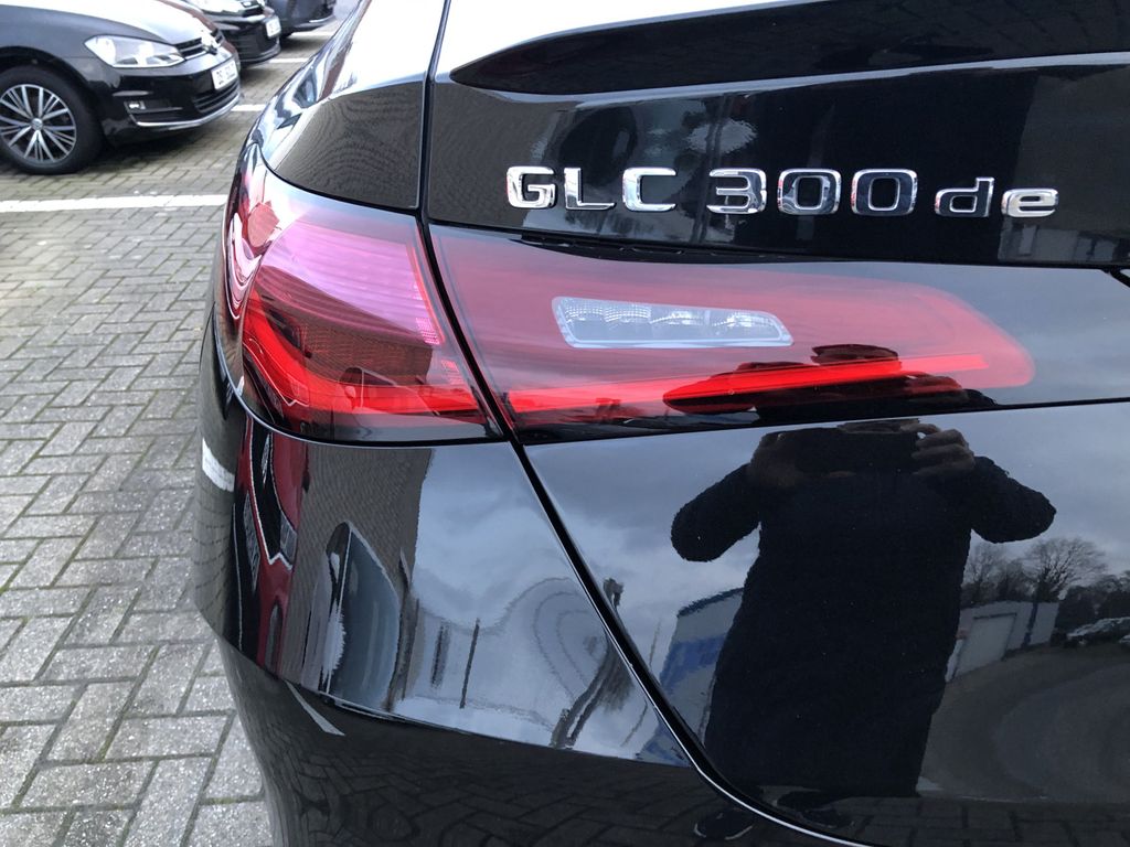 Mercedes-Benz GLC 300 2025