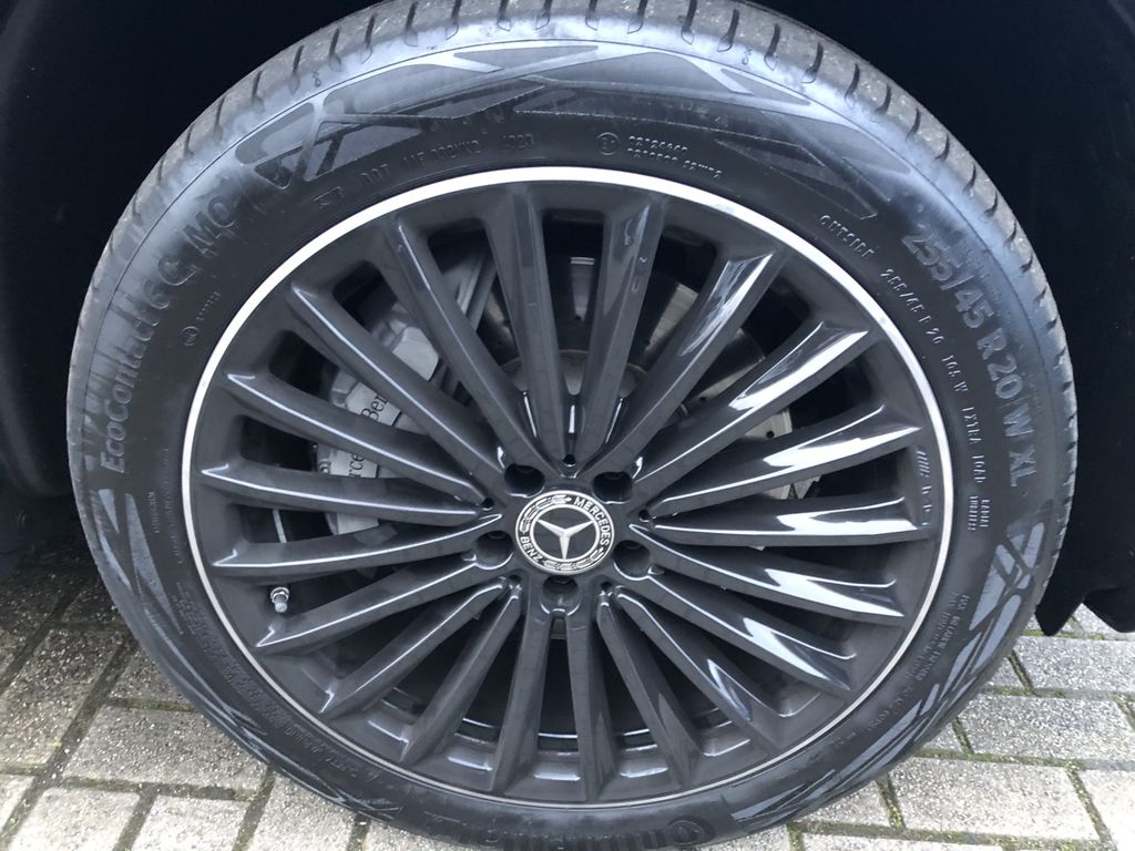 Mercedes-Benz GLC 300 2025