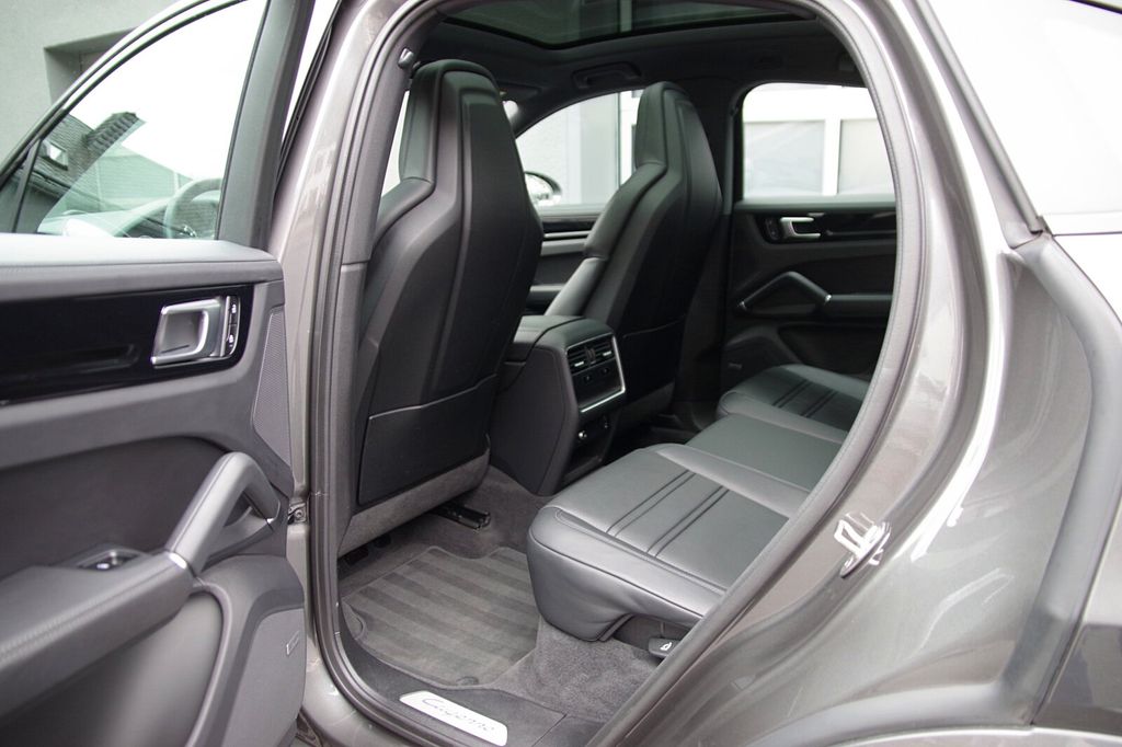 Porsche Cayenne 2021