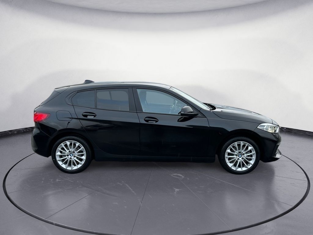 BMW 118 2021