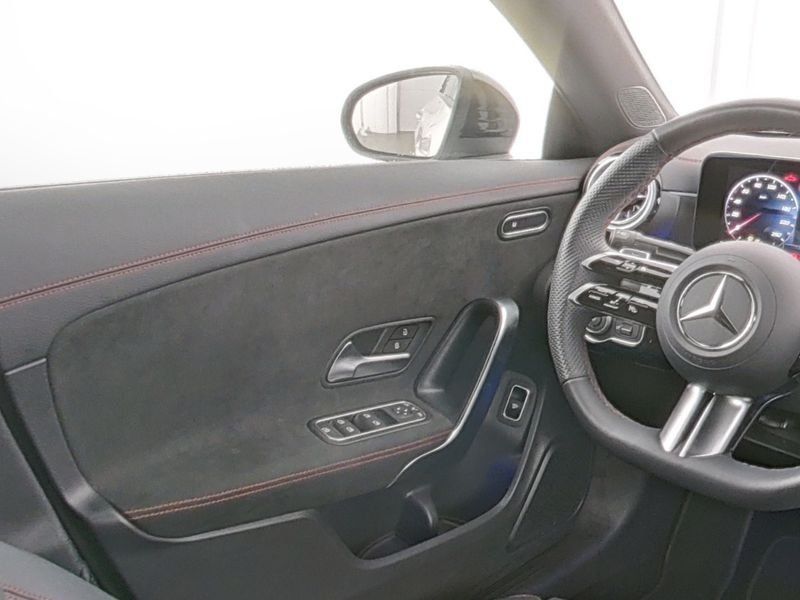 Mercedes-Benz CLA 200 2024