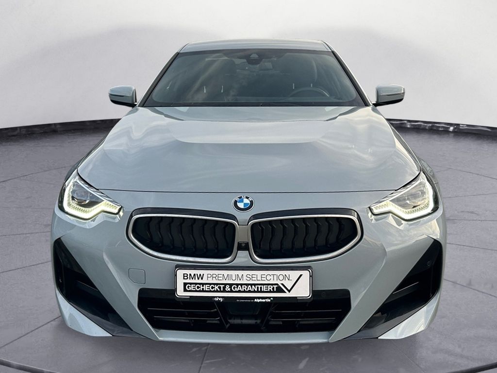 BMW 230 2025