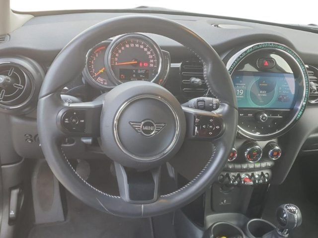 MINI ONE 2021