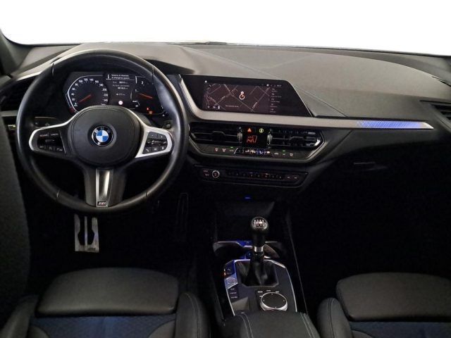BMW 118 2021