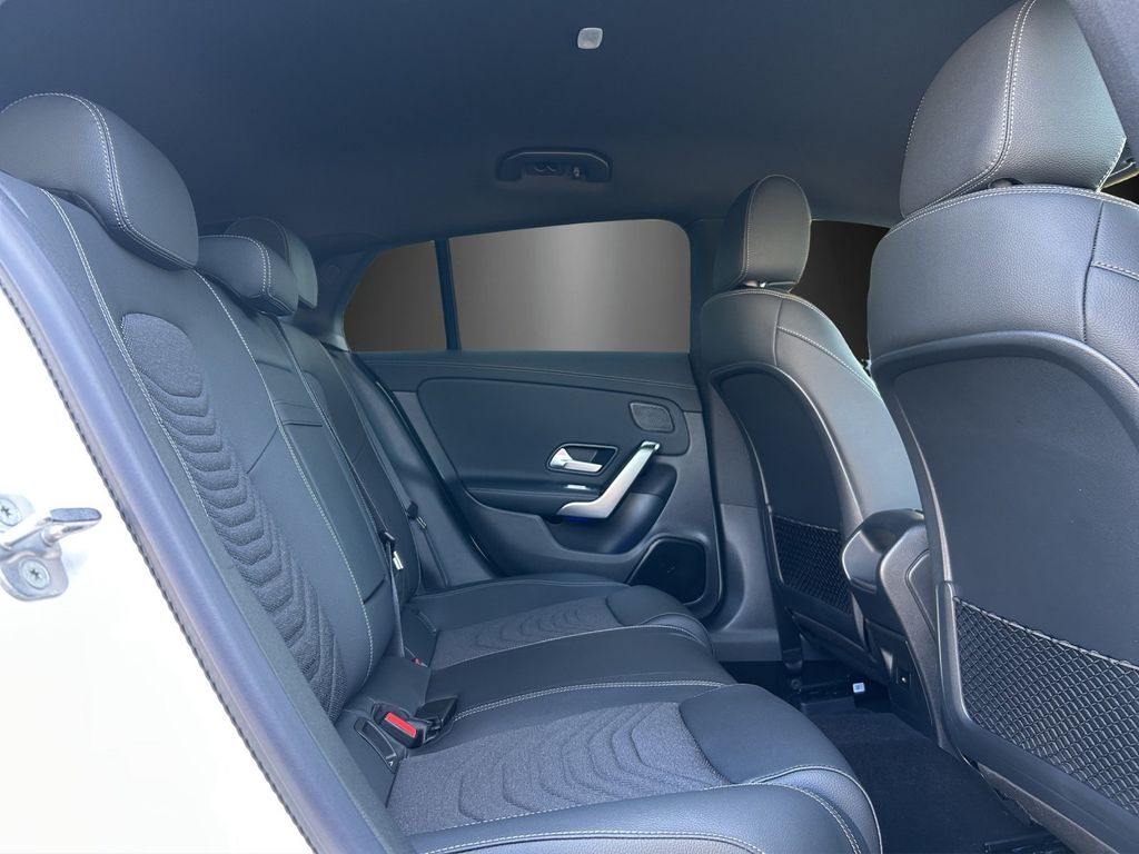 Mercedes-Benz CLA 200 Shooting Brake 2025