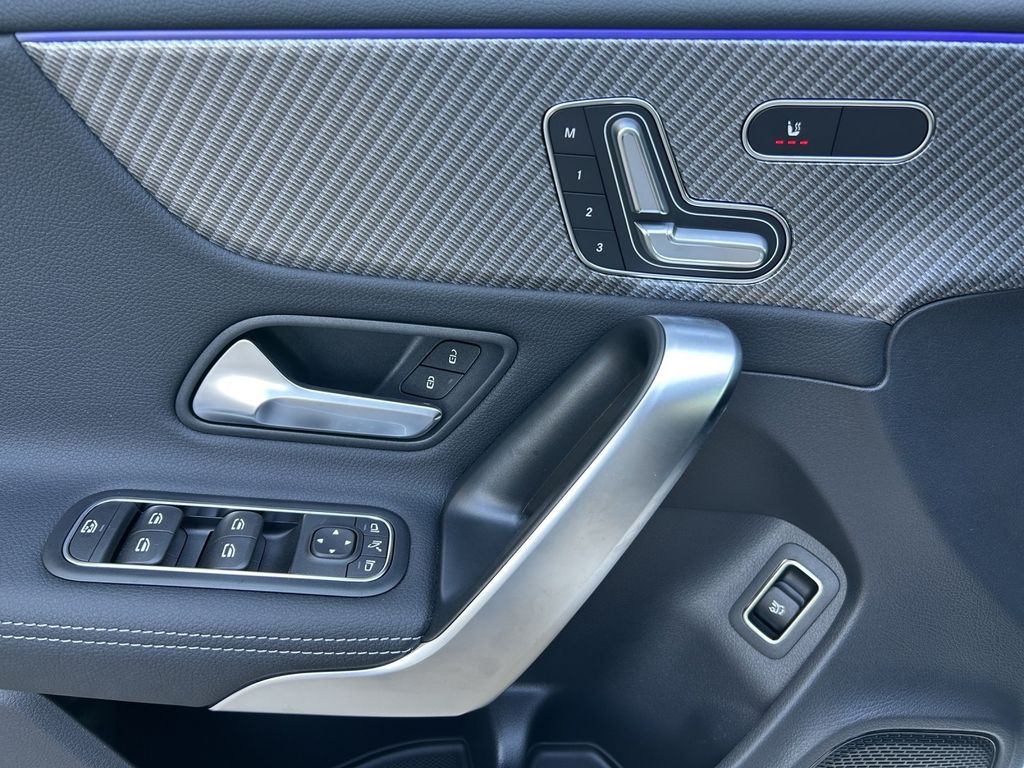 Mercedes-Benz CLA 200 Shooting Brake 2025