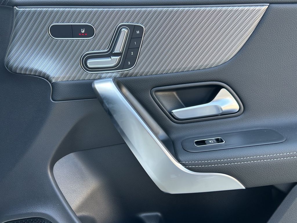 Mercedes-Benz CLA 200 Shooting Brake 2025