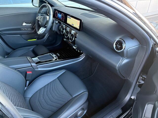 Mercedes-Benz CLA 180 2024