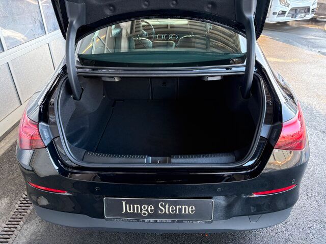 Mercedes-Benz CLA 180 2024