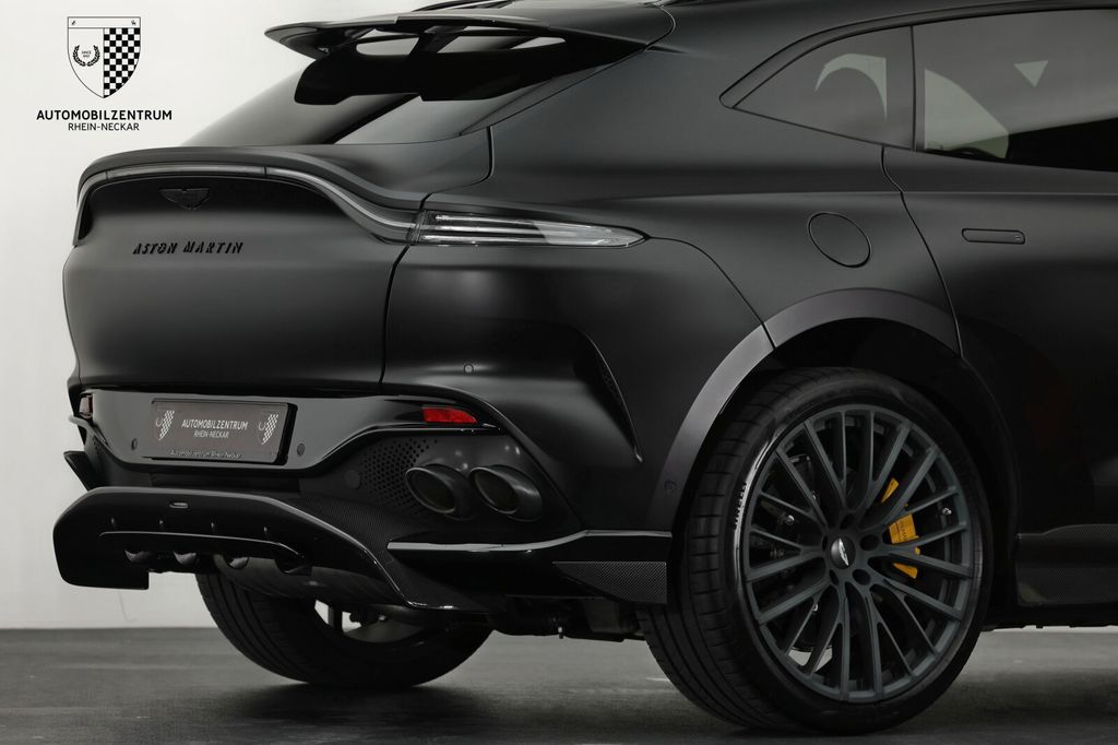 Aston Martin DBX 2024