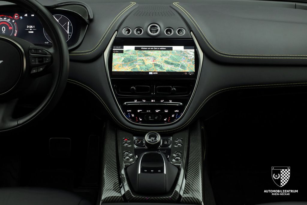 Aston Martin DBX 2024