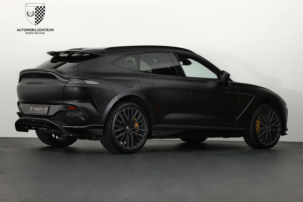 Aston Martin DBX 2024