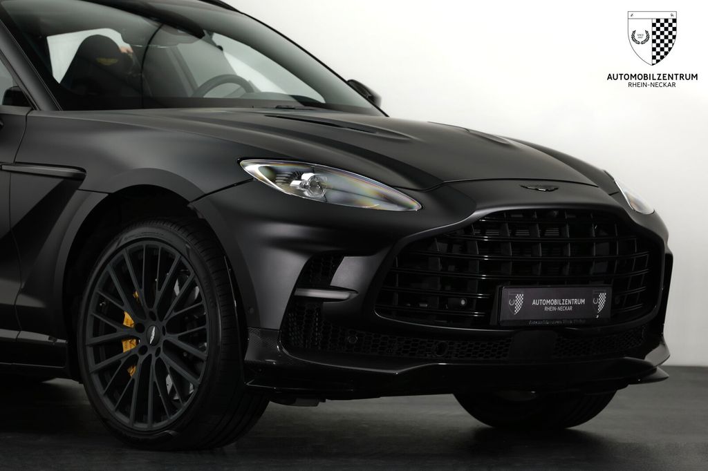 Aston Martin DBX 2024