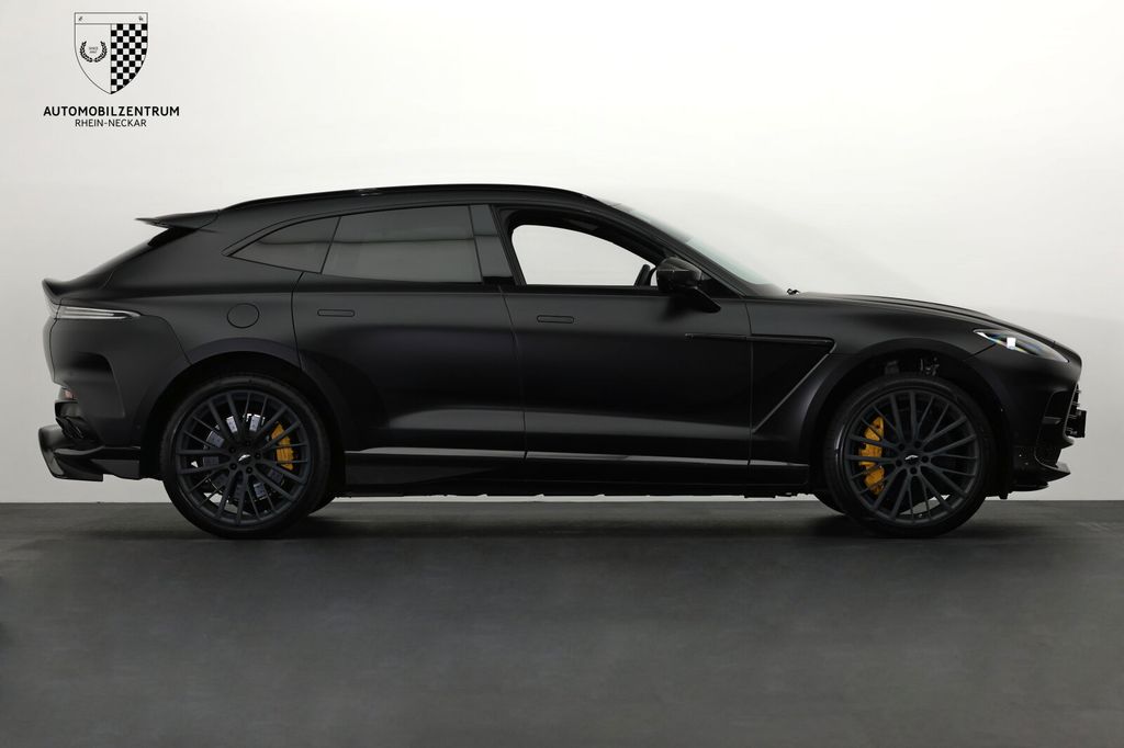 Aston Martin DBX 2024