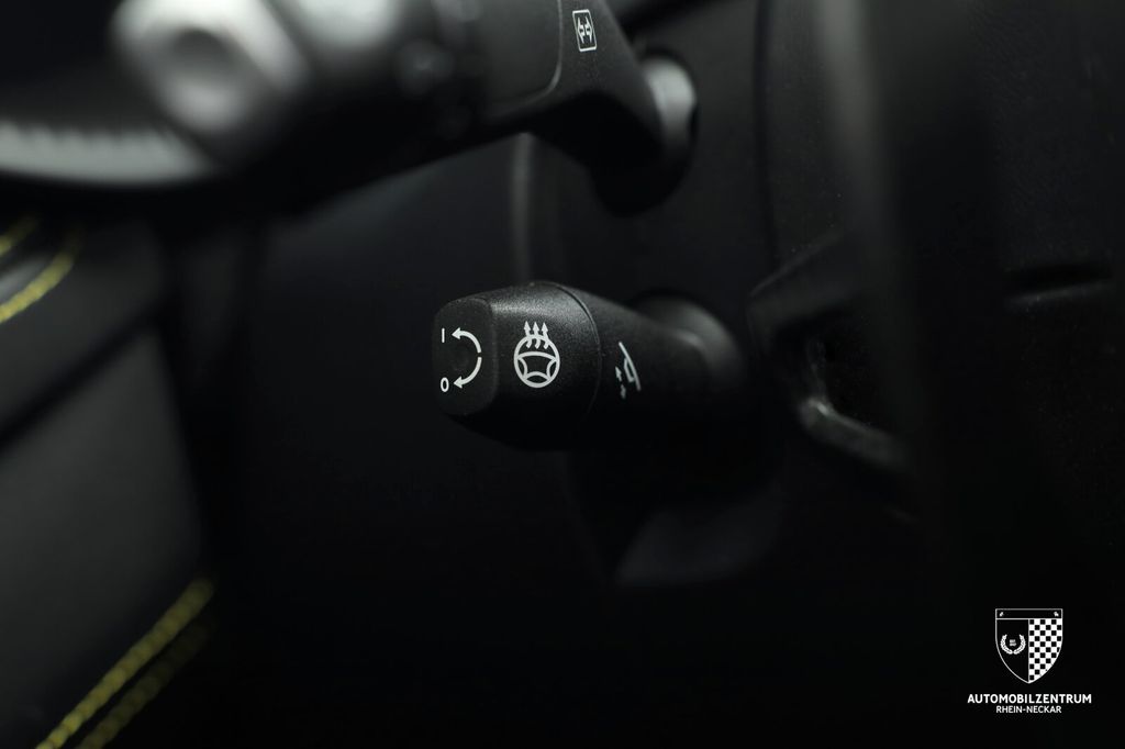 Aston Martin DBX 2024