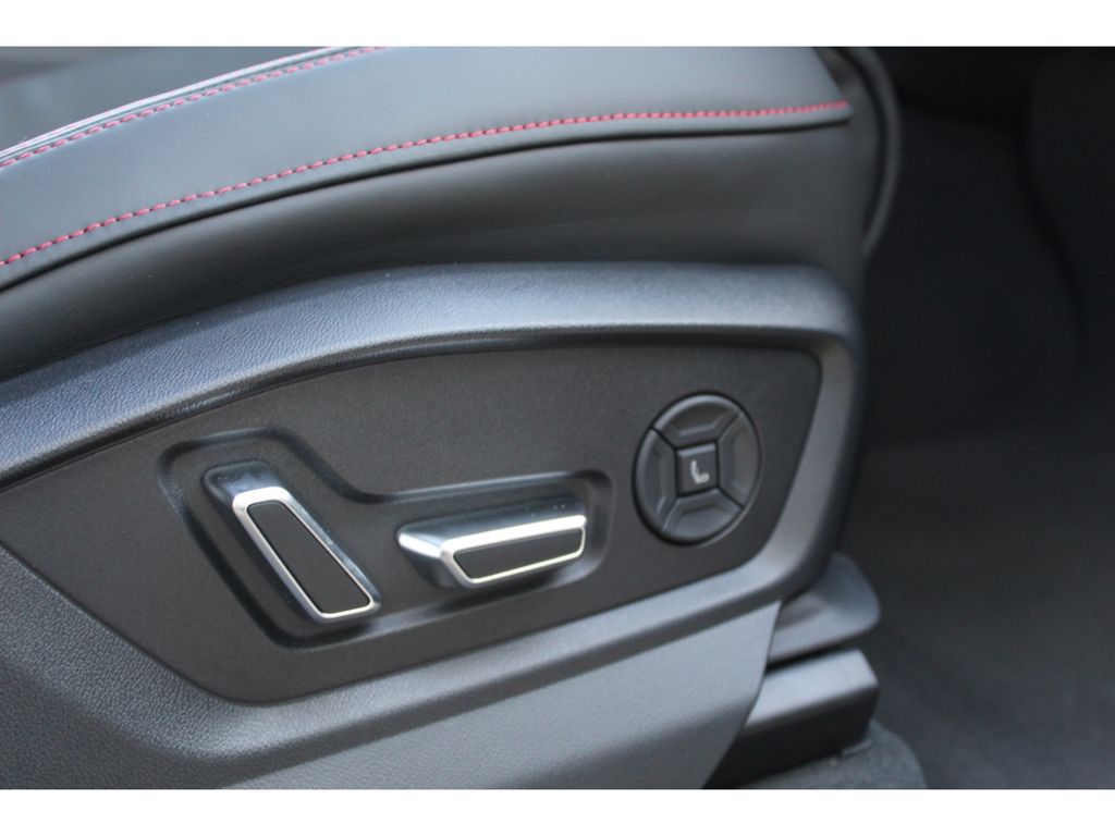 Audi RSQ8 2025