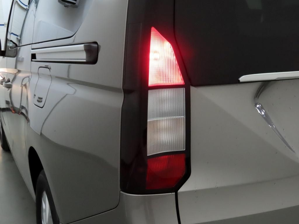 Ford Grand Tourneo 2025