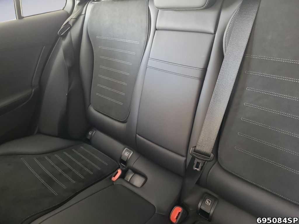 Mercedes-Benz C 300 2025