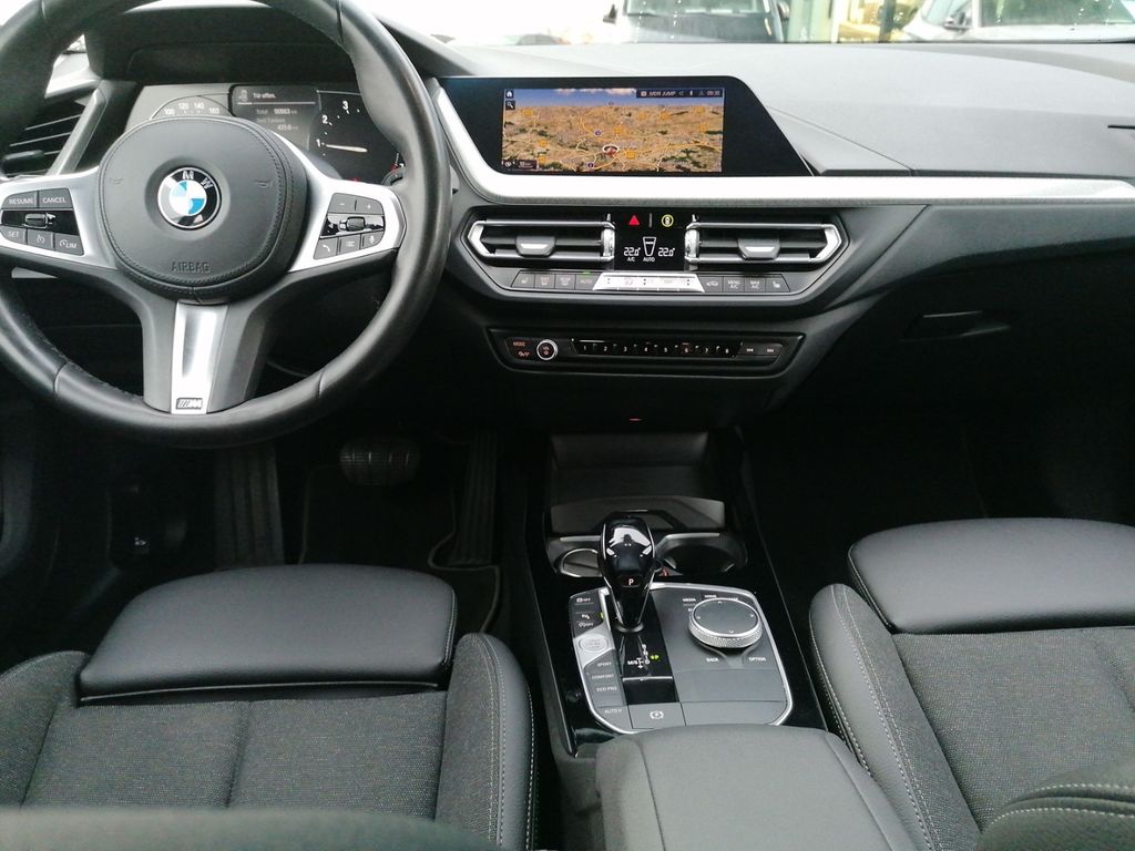 BMW 118 2021