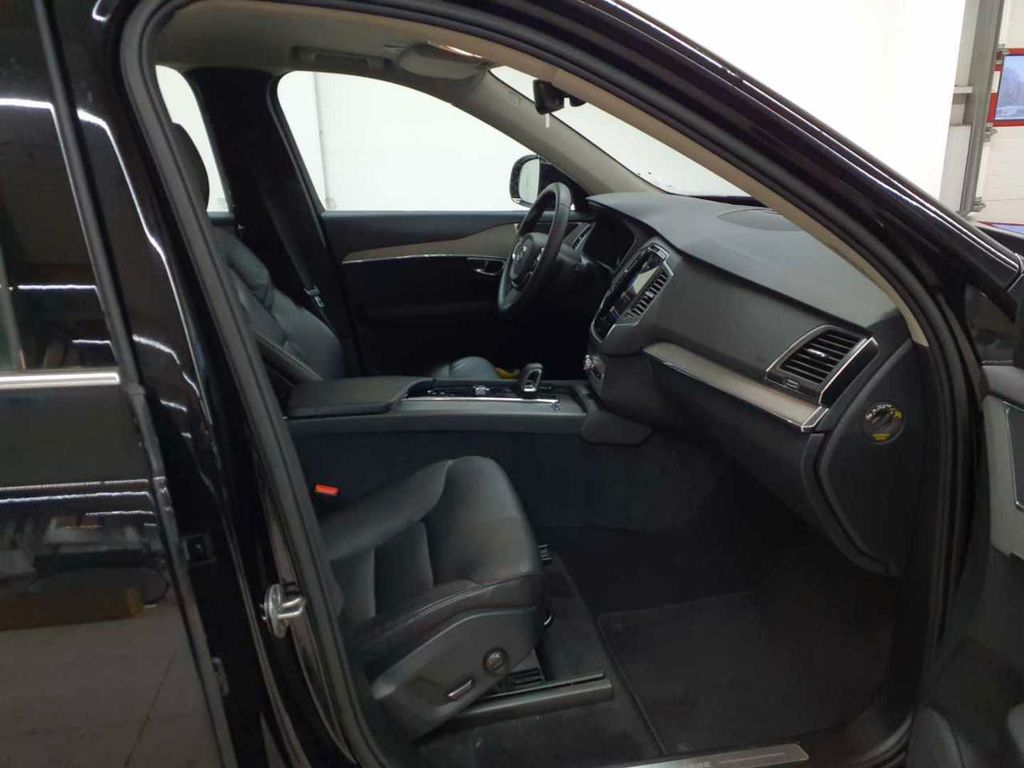 Volvo XC90 2022