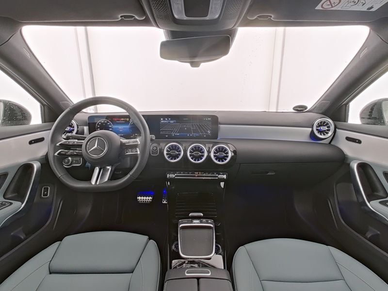 Mercedes-Benz A 250 2024