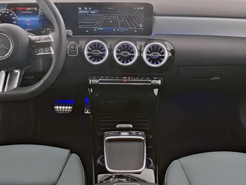 Mercedes-Benz A 250 2024